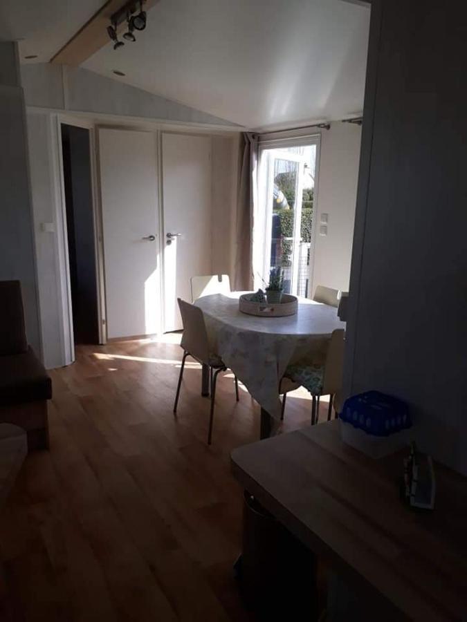Luxueuze Stacaravan In Bredene Met Eigen Terras En Tuintje Dış mekan fotoğraf
